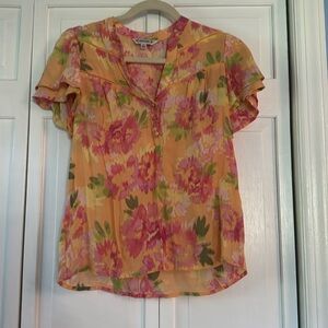 Pretty floral summer top size medium